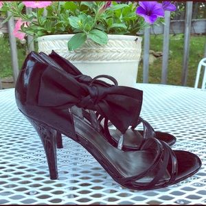 Nine West black heels bow tie! SZ 9